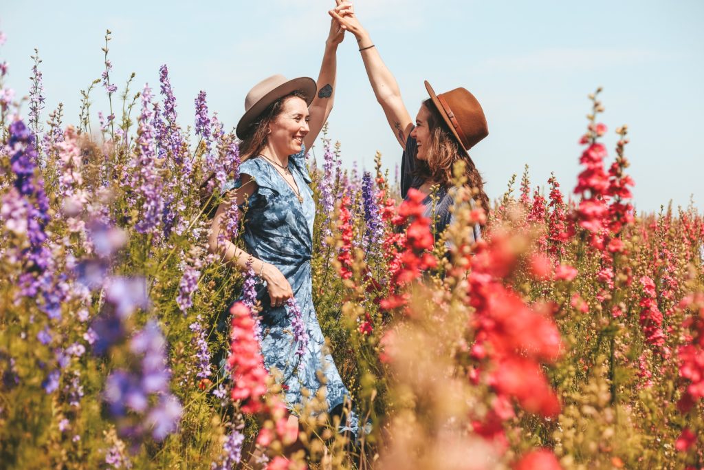 Friends in flowers and sunshine Friends in flowers and sunshine