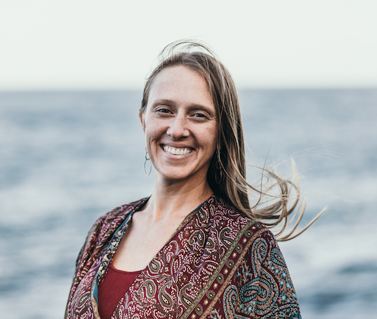 Profile 2, red shirt, square, small size